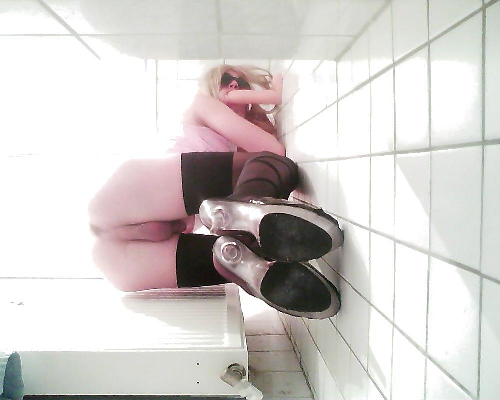 5P Bitch in the bathroom 1