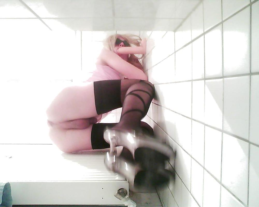 5P Bitch in the bathroom 1