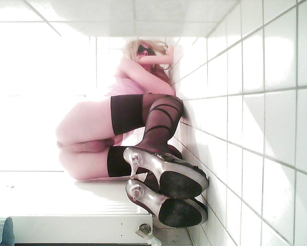 5P Bitch in the bathroom 1