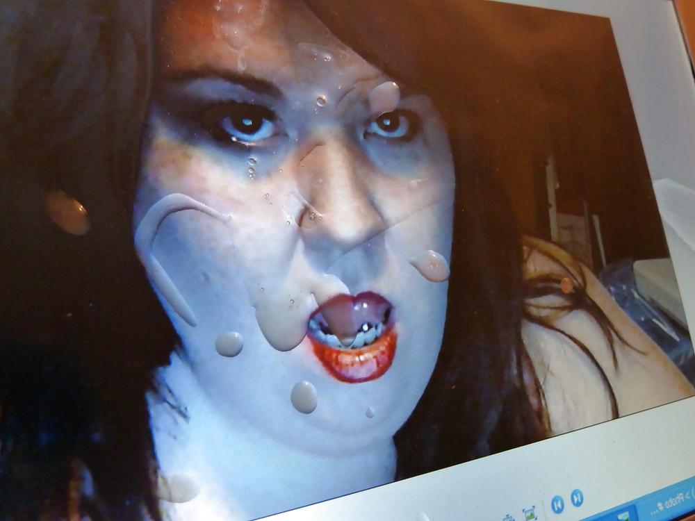 5P Feck milk got amy Gets a Facial