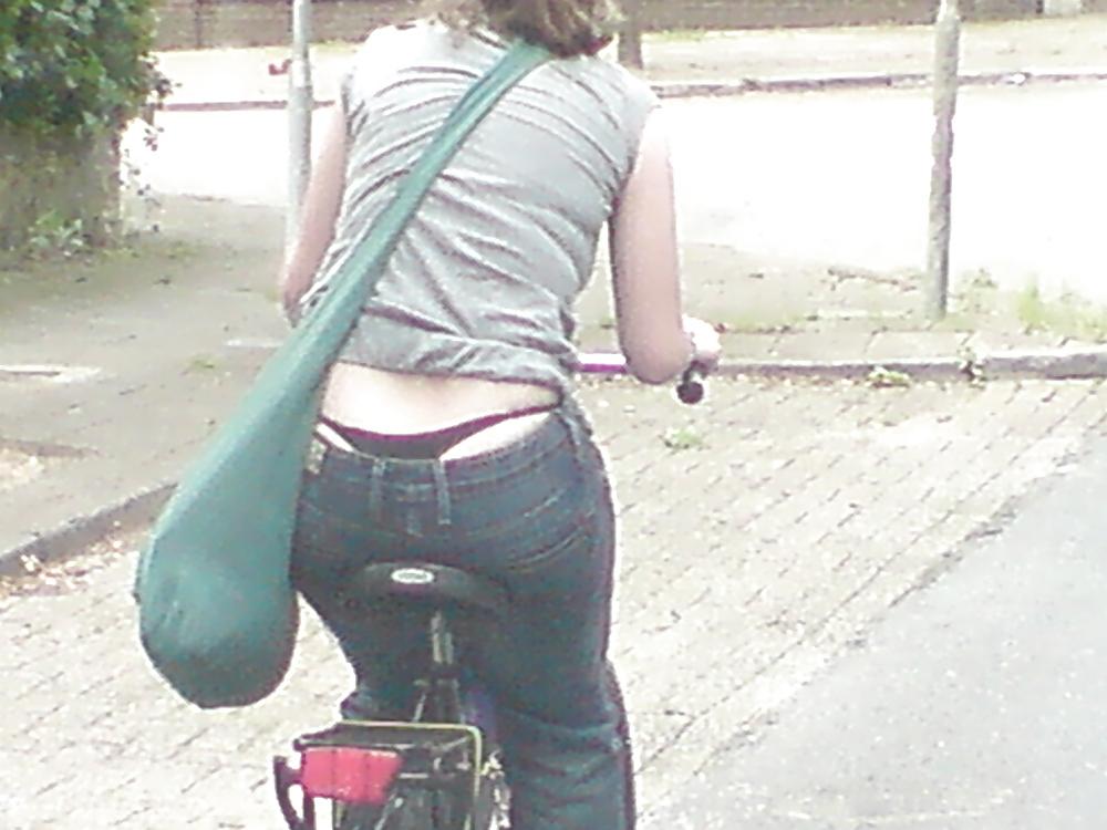 25P Thong 35