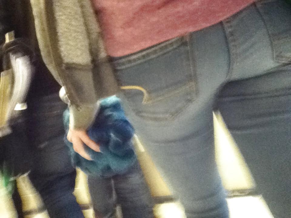 25P Fat asses in tight jeans