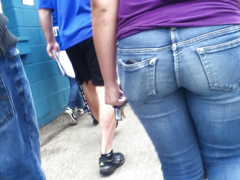 25P Fat asses in tight jeans