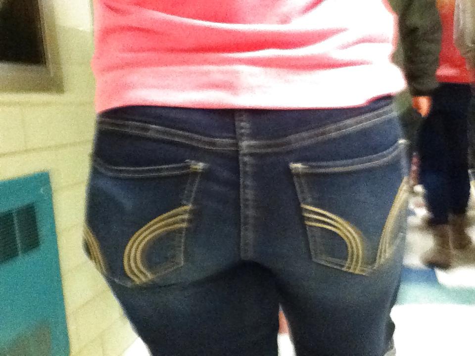 25P Fat asses in tight jeans