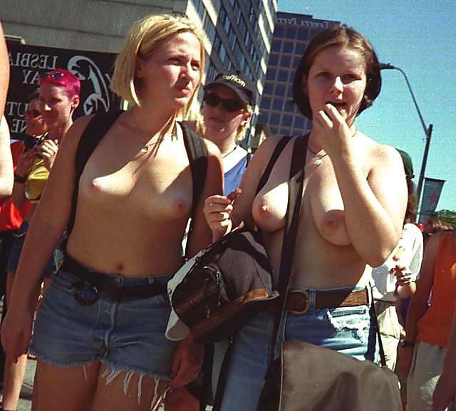 25P GIRLS TOGETHER: PUBLIC NUDITY TEENS SHOW THEIR TITS