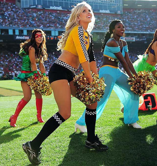 20P White cheerleaders