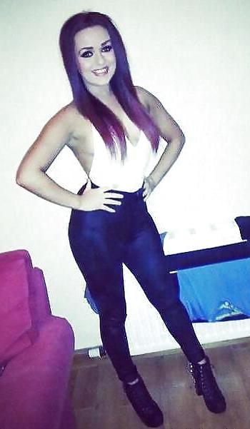 25P Sluts in tight pants!