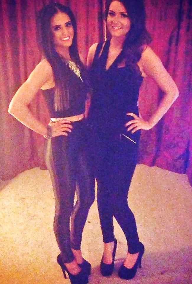 25P Sluts in tight pants!