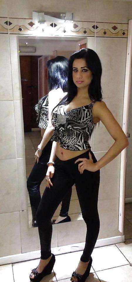 25P Sluts in tight pants!