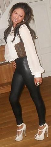 25P Sluts in tight pants!