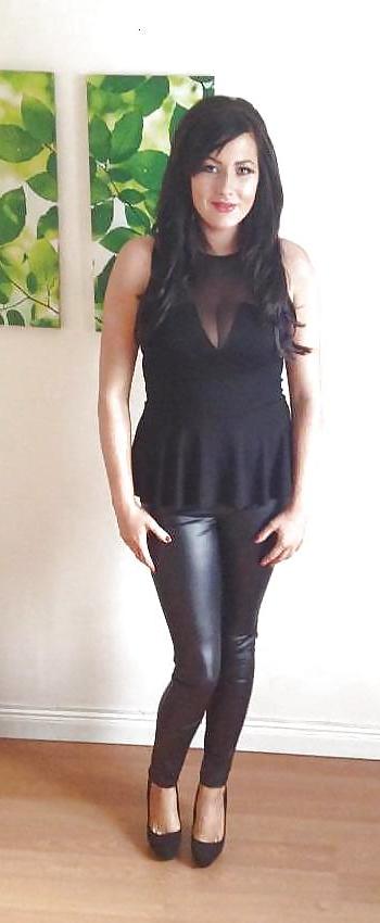 25P Sluts in tight pants!