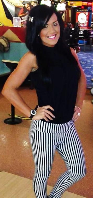 25P Sluts in tight pants!