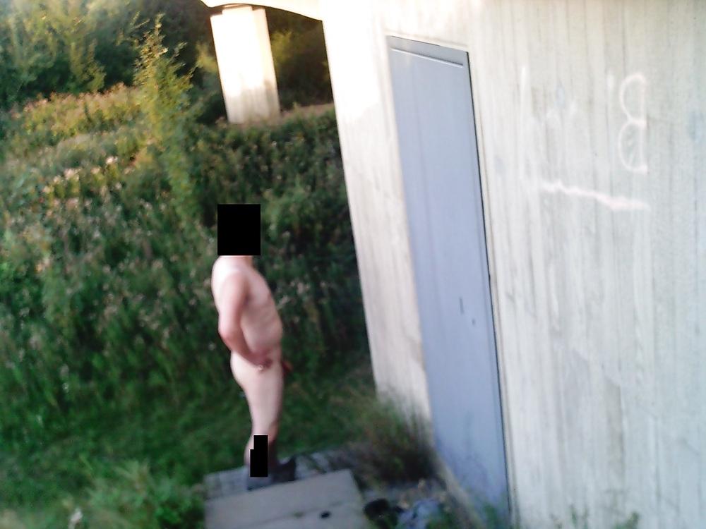 25P Naked outside august 2012 part 4