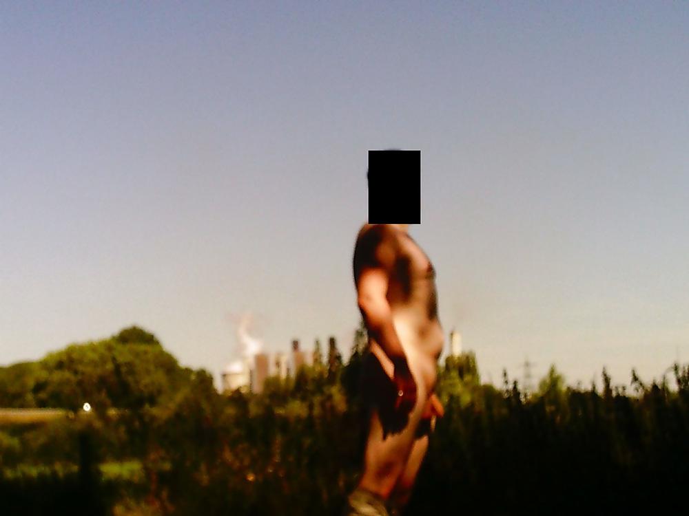 25P Naked outside august 2012 part 4