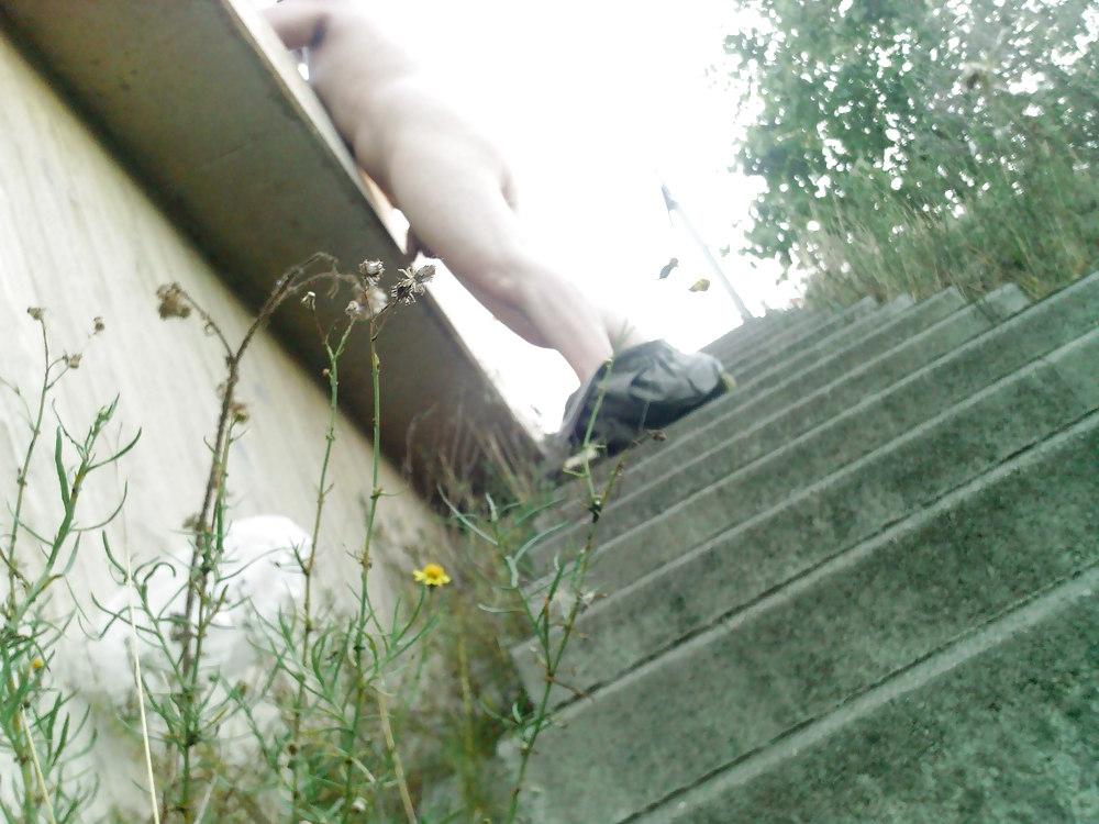 25P Naked outside august 2012 part 4
