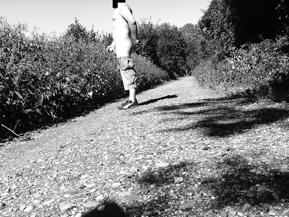 25P Naked outside august 2012 part 4