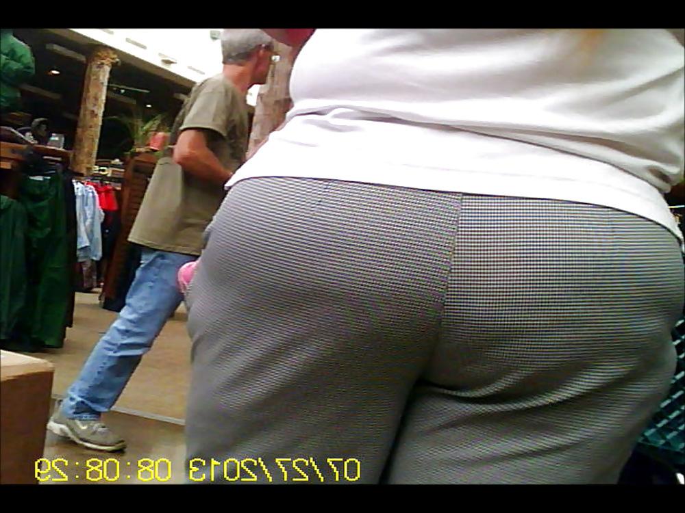 22P Super Fat Milf Ass