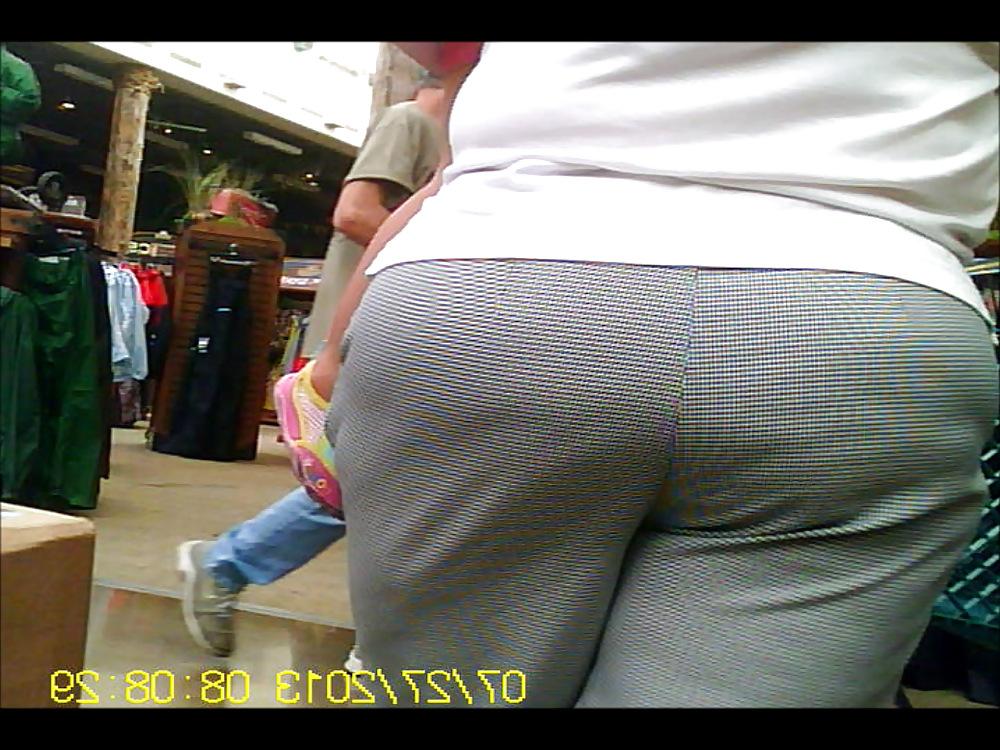 22P Super Fat Milf Ass