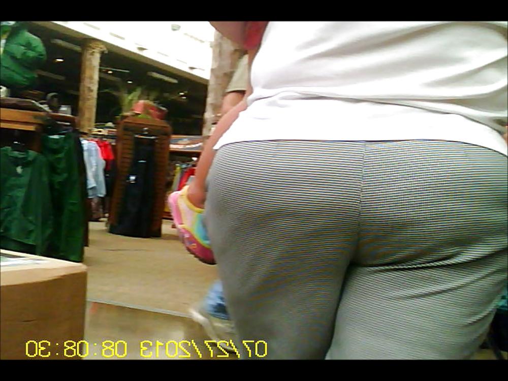 22P Super Fat Milf Ass