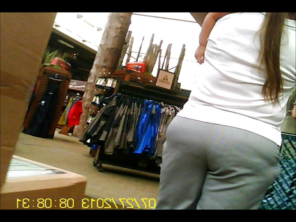 22P Super Fat Milf Ass