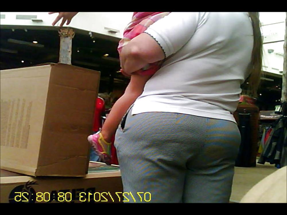 22P Super Fat Milf Ass