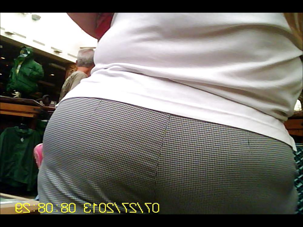 22P Super Fat Milf Ass