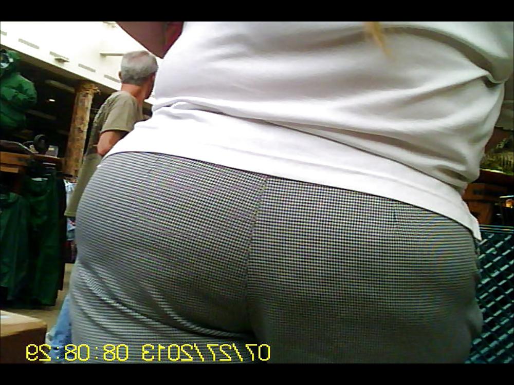 22P Super Fat Milf Ass