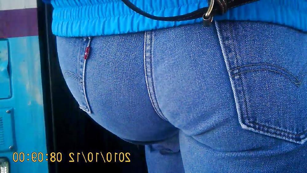 5P Sexy Milf Jeans Ass