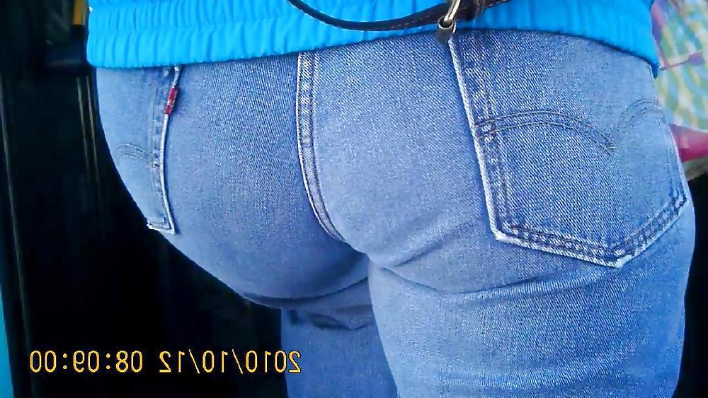 5P Sexy Milf Jeans Ass