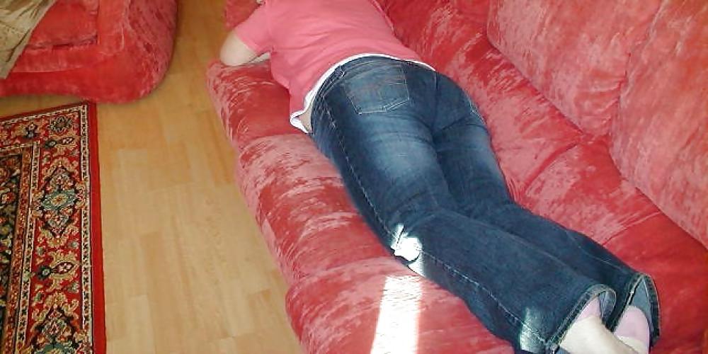 25P Wifes lovely ass in jeans