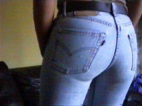 14P Tight jeans ass