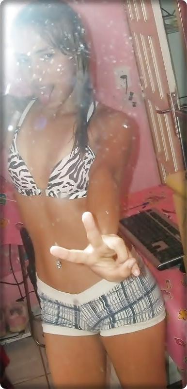 25P Hot Brazilian Girl in Bikini n3