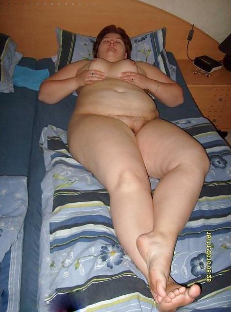25P Curvy women, young and old