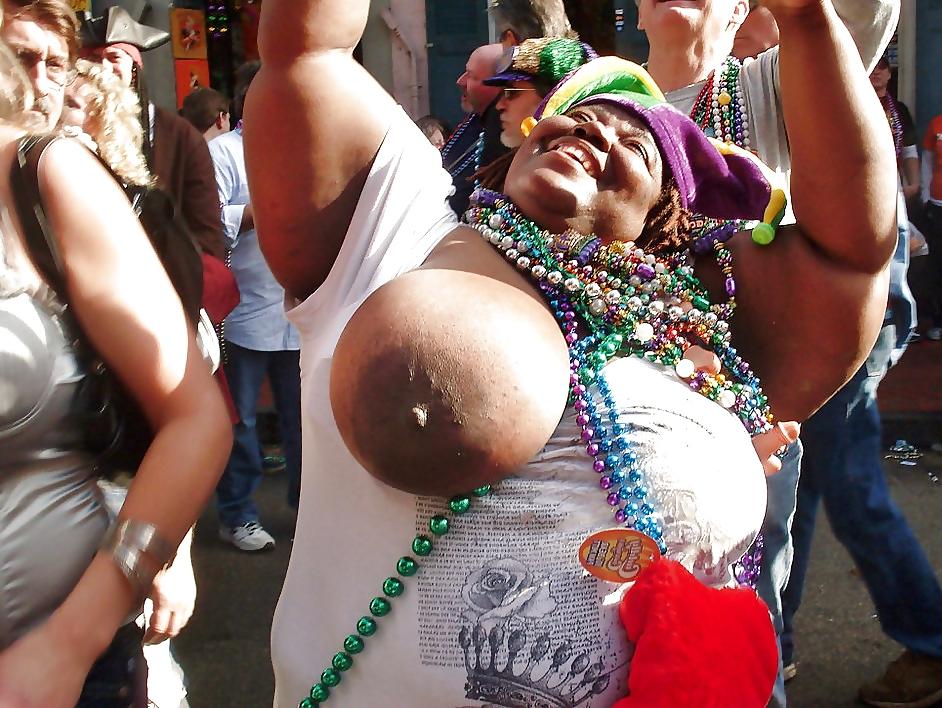 21P Public Nudity