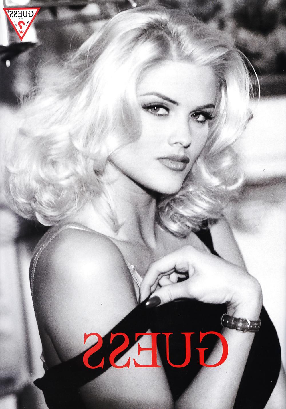 25P Anna Nicole Smith - Guess Jeans Model (Black & White)