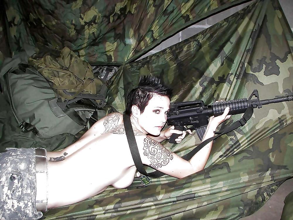 25P MILITARY WOMEN-I I