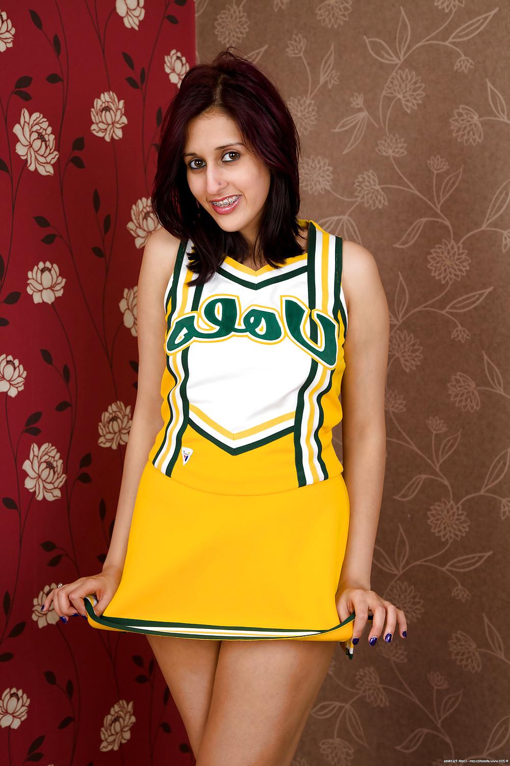 11P Indian Cheerleader 
