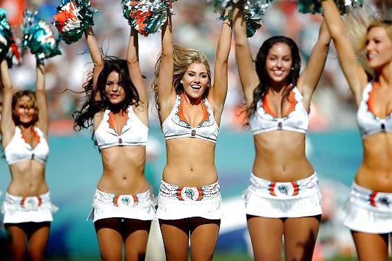 25P HOT and SEXY Cheerleaders!! 