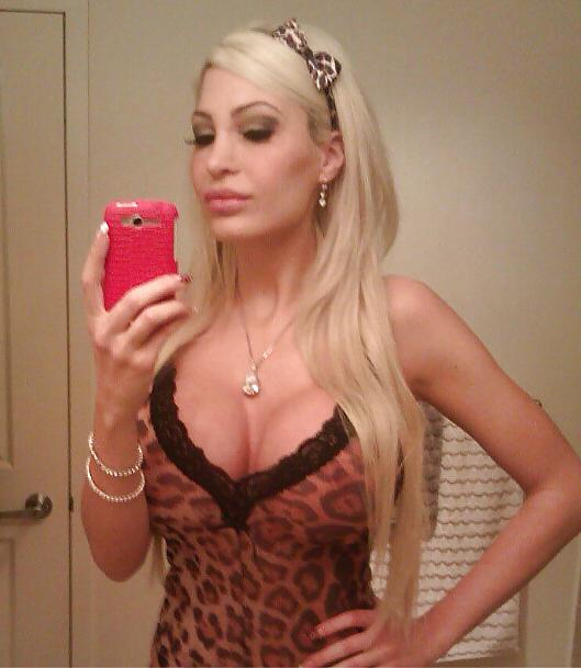 18P Bella: Gorgeous Fake Tit Bimbo