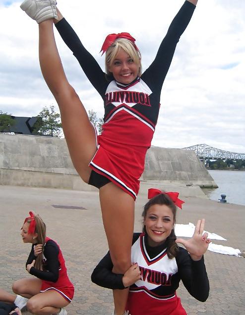 16P Amateur cheerleader