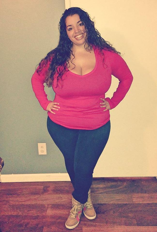 25P Curvy Beauties 44 Clothed Edition