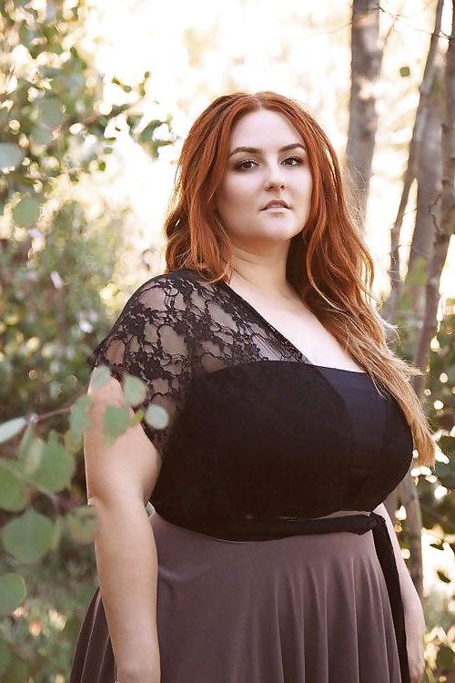 25P Curvy Beauties 44 Clothed Edition