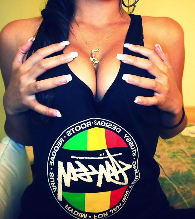 25P Thick Bitches - Fat Titties IV