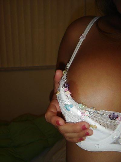 25P Cute Arabian Chick