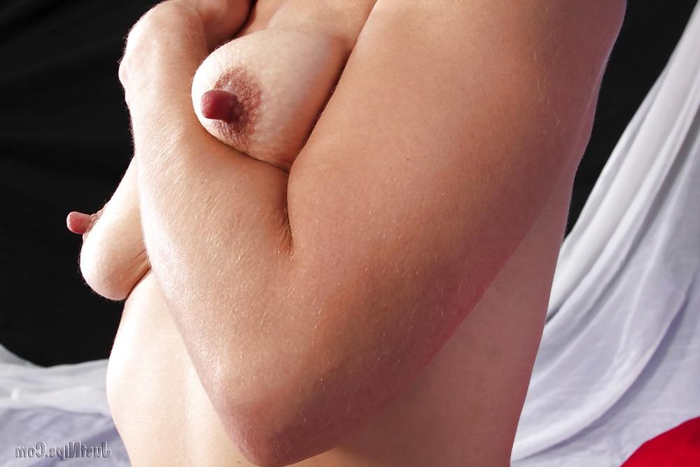 25P Nipples I want to suck and jack off to :)