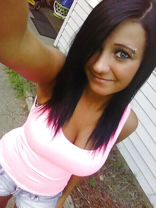 17P Tattoed College Bimbo With Huge Tits
