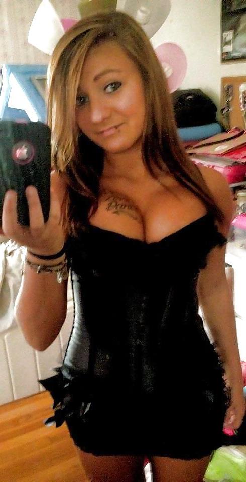 17P Tattoed College Bimbo With Huge Tits