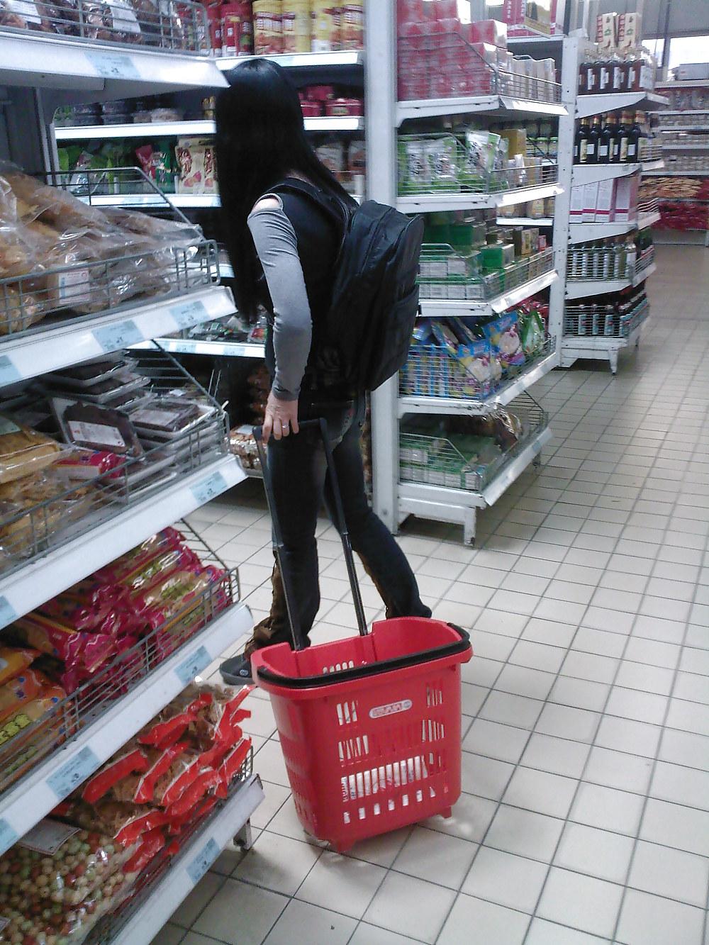25P Teens in tight jeans 06