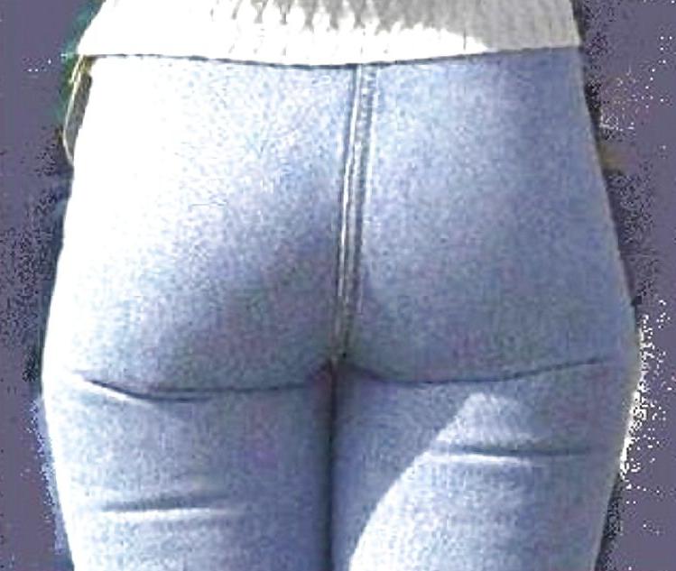 25P Asses in jeans