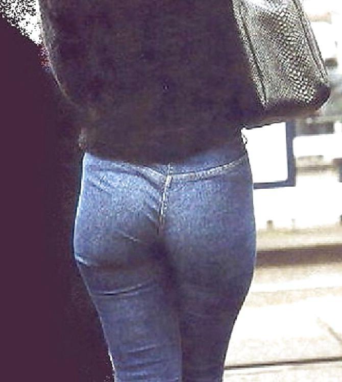 25P Asses in jeans